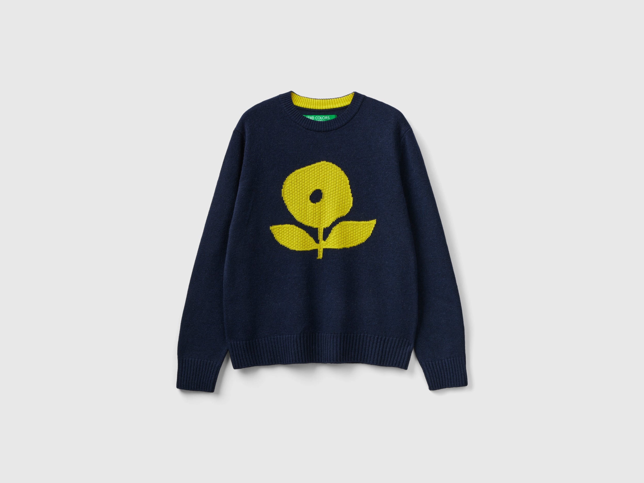 يونايتد كولورز اوف بينيتون بلوفر صوفي بنقشة زهور على الصدر كم طويل نسائي