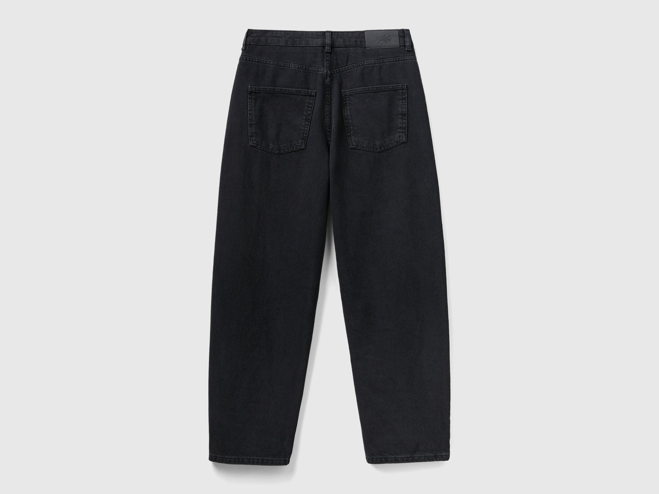 يونايتد كولورز اوف بينيتون بنطلون سادة واسع طويل نسائي