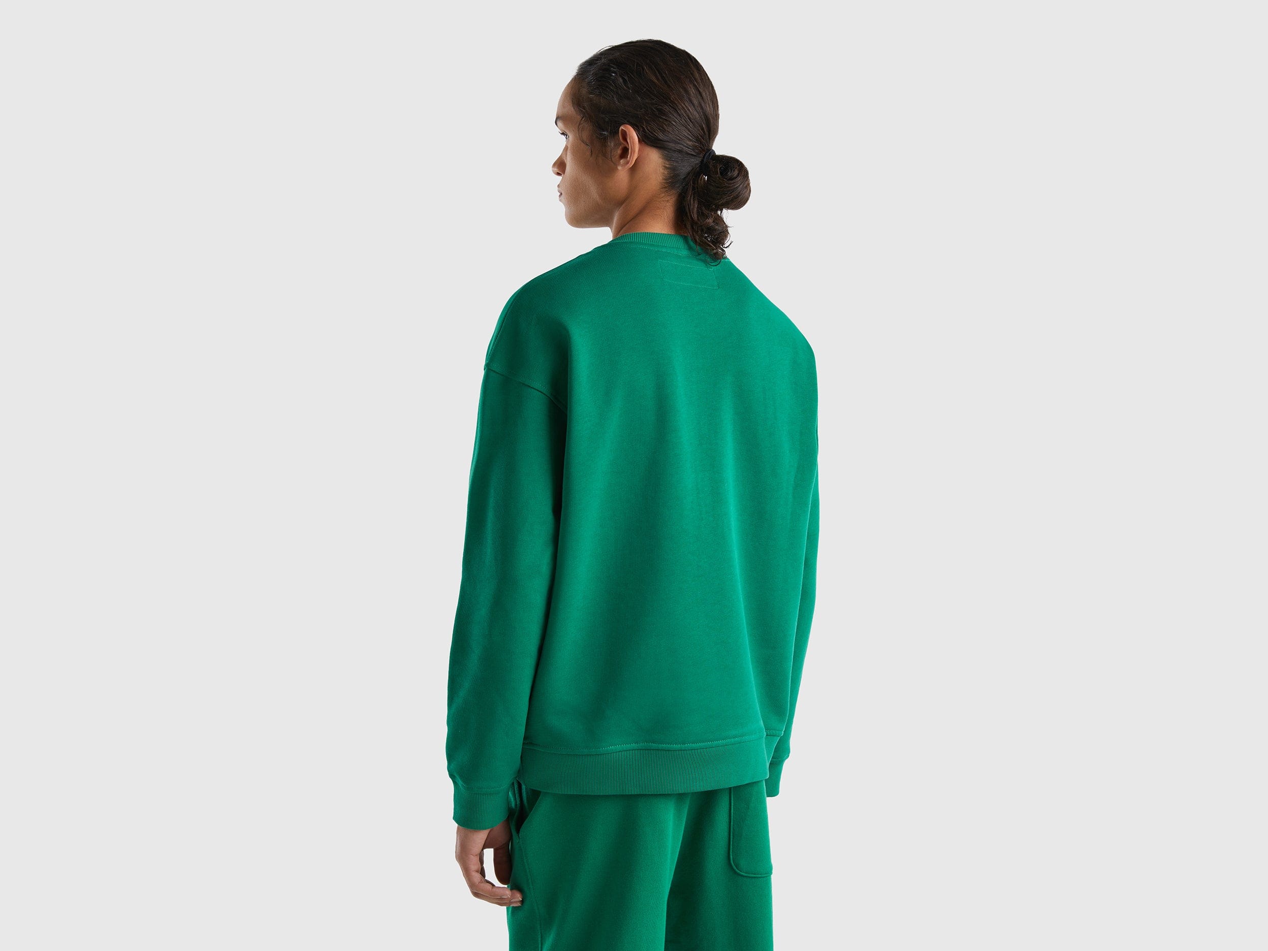 يونايتد كولورز اوف بينيتون سويت شيرت بياقة دائرية مع طباعة شعار رجالي