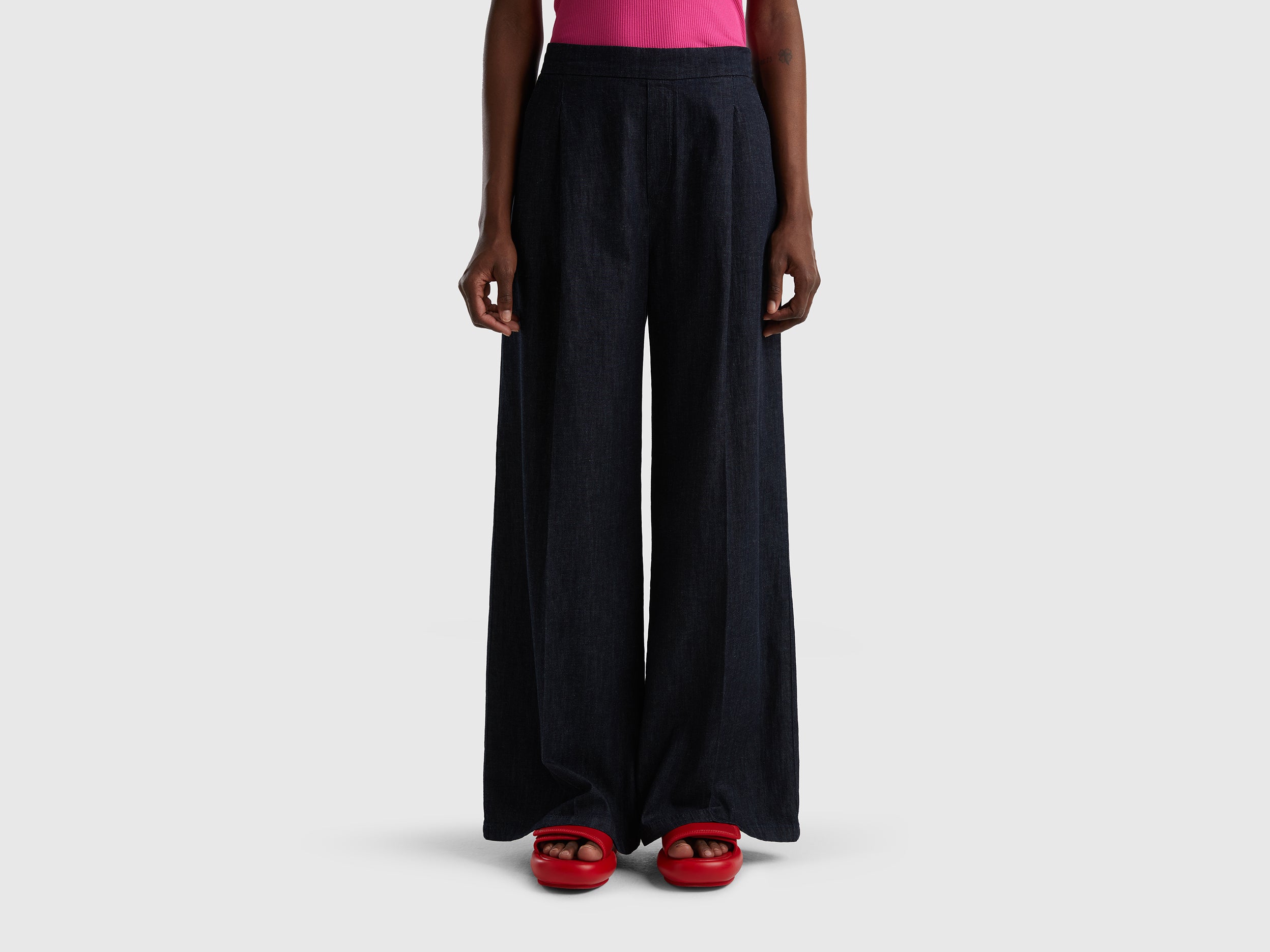 يونايتد كولورز اوف بينيتون بنطلون قطن واسع طويل نسائي