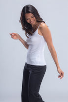 كارينا توب ضيق حريمي سادة بحمالات رفيعة