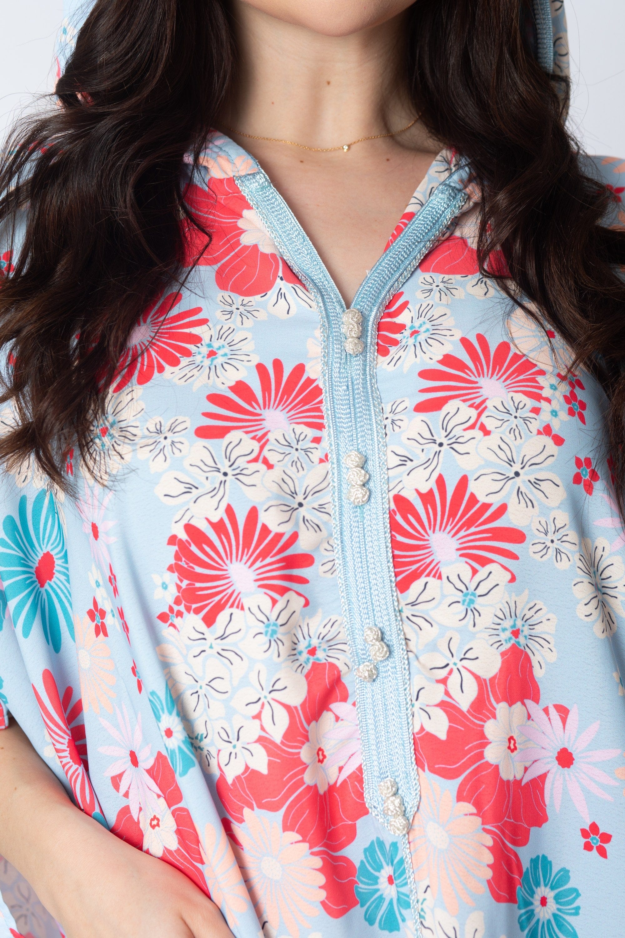 ديامانتين جلابة موردة بقبعة 3/4 كم واسع نسائي أزرق فاتح