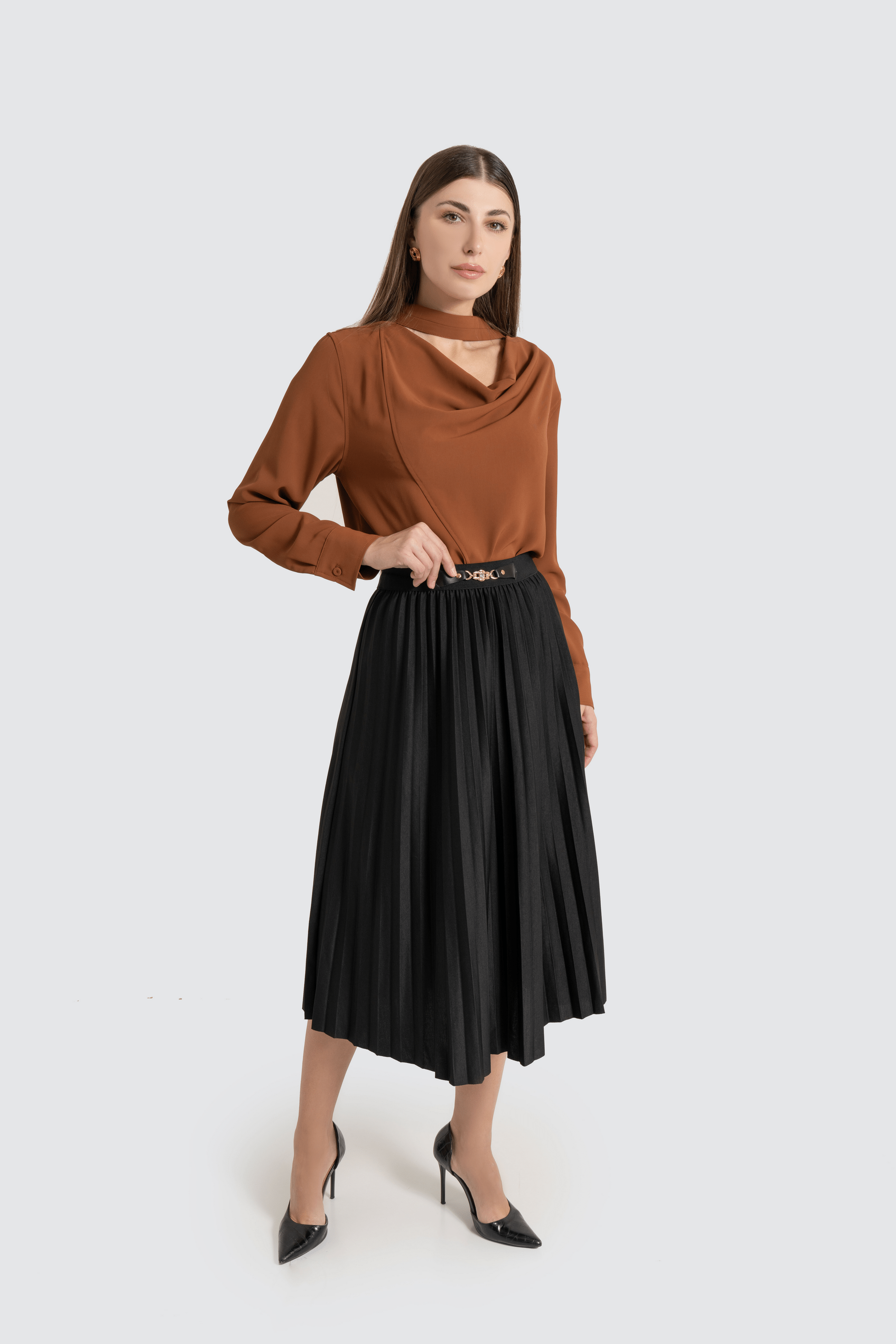 Fashion تنورة ميدي بليسية مزينة بحزام جلد صغير