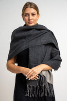 ميكا شال سادة بخيوط طويلة مضفرة نسائي