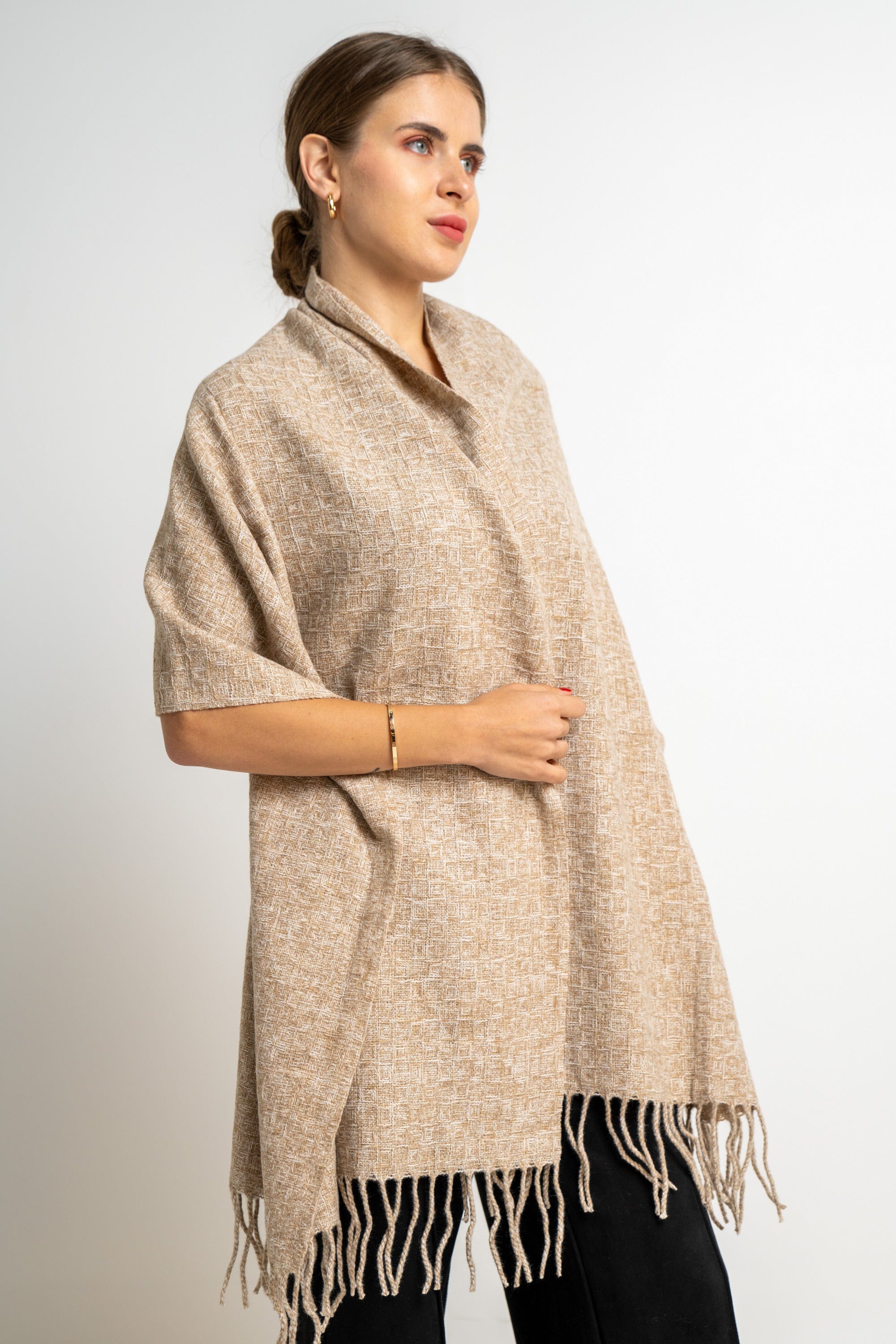 ميكا شال كبير منقوش بخيوط نسائى