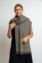 نتشي وشاح تريكو بألوان متداخلة نسائي