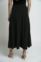 نتشي تنورة سادة بكسرات ميدي نسائي