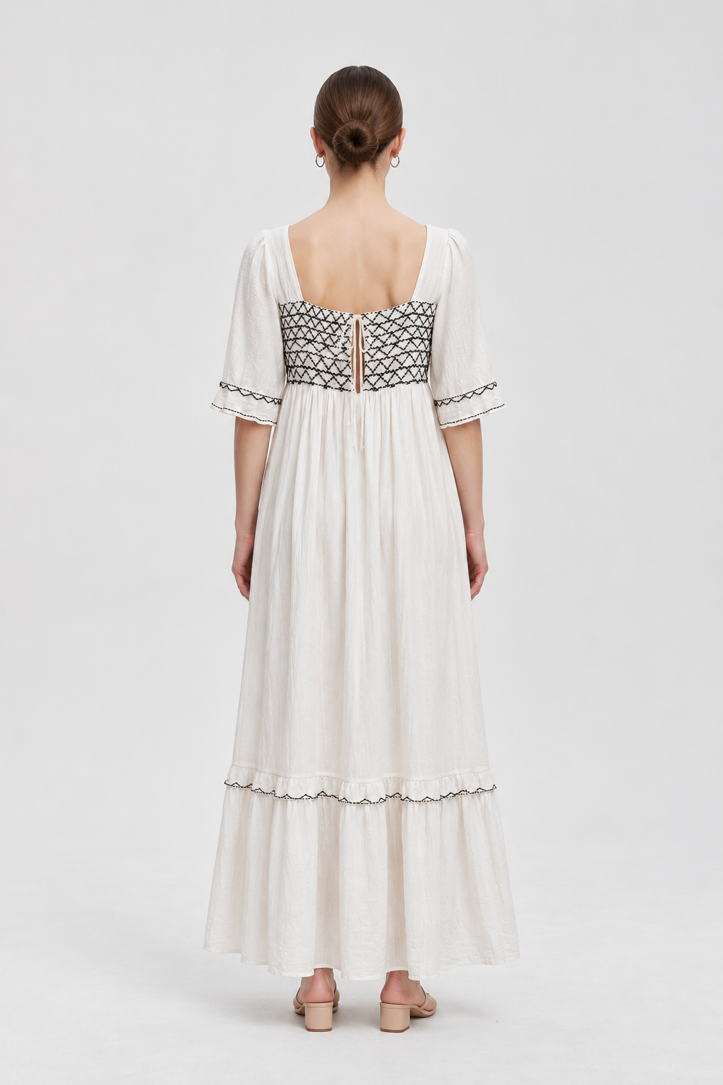 IY520S251EB off_white back - model alice
