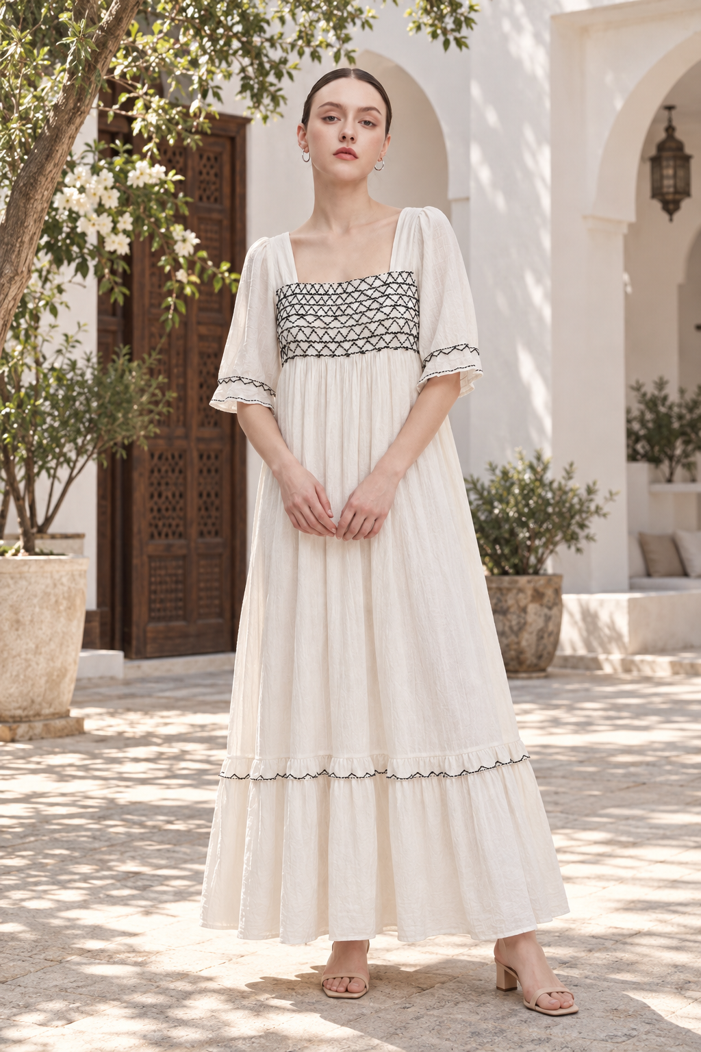 IY520S251EB off_white lifestyle - model alice