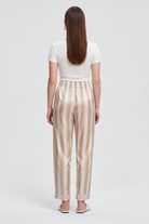 IY921S262CM gold back - model Daria S