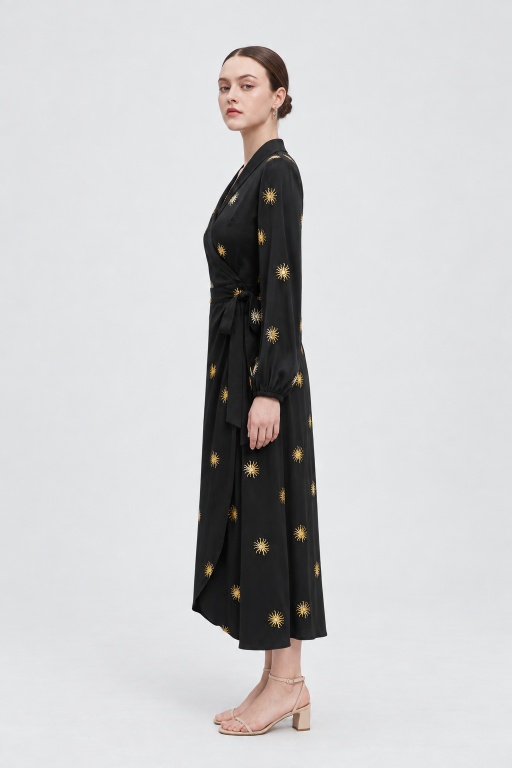 IYE536S261JA black_gold side - model alice