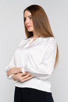 نتشي بلوزة سادة برباط على الصدر أكمام طويلة