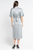 نتشي فستان ميدي بأكمام فراشة مخصرة نص كم بف نسائي