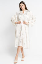 نتشي فستان ميدي بأكمام طويلة منقوش نسائي بيج