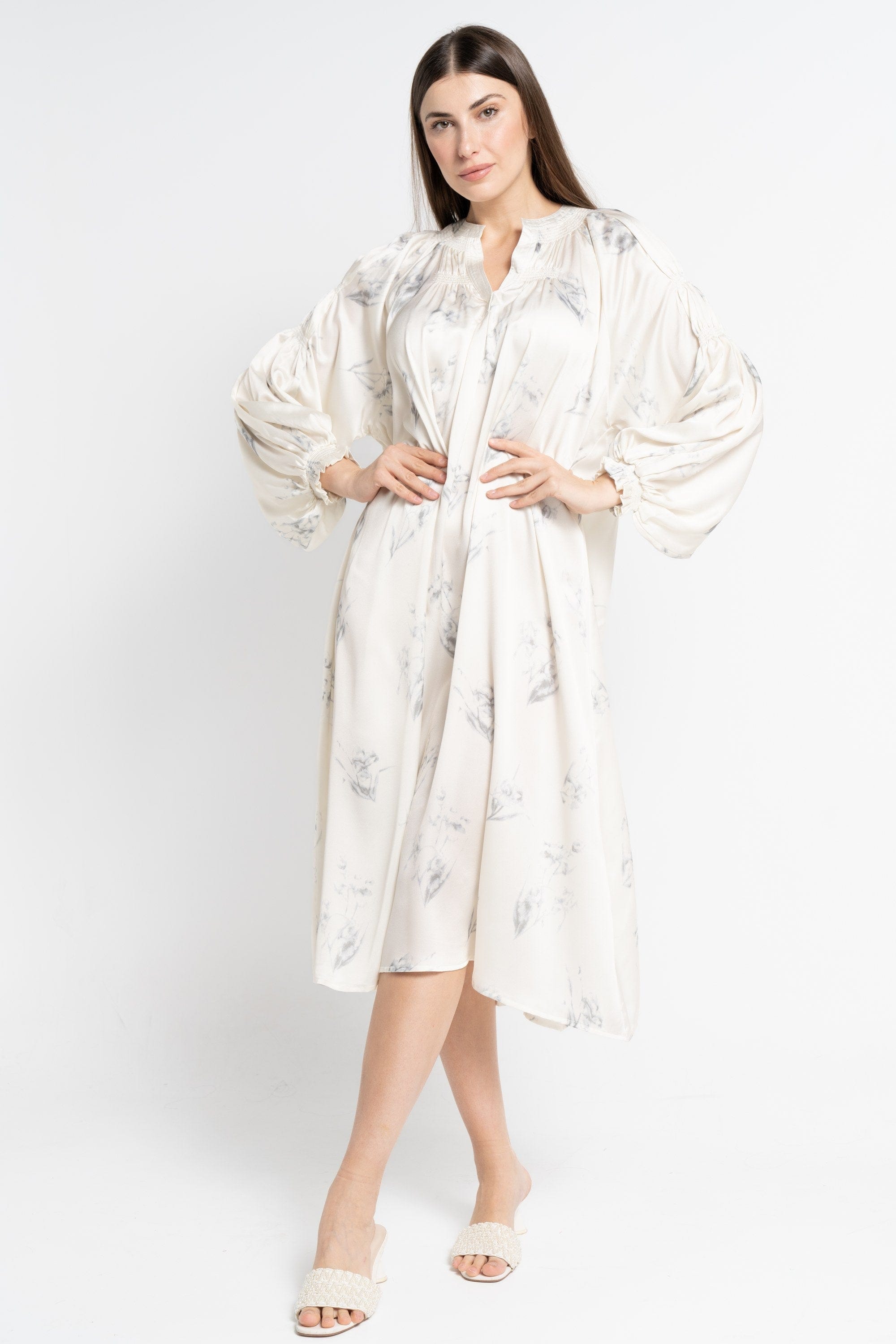 نتشي فستان ميدي بأكمام طويلة منقوش نسائي بيج