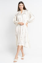 نتشي فستان ميدي بأكمام طويلة منقوش نسائي بيج