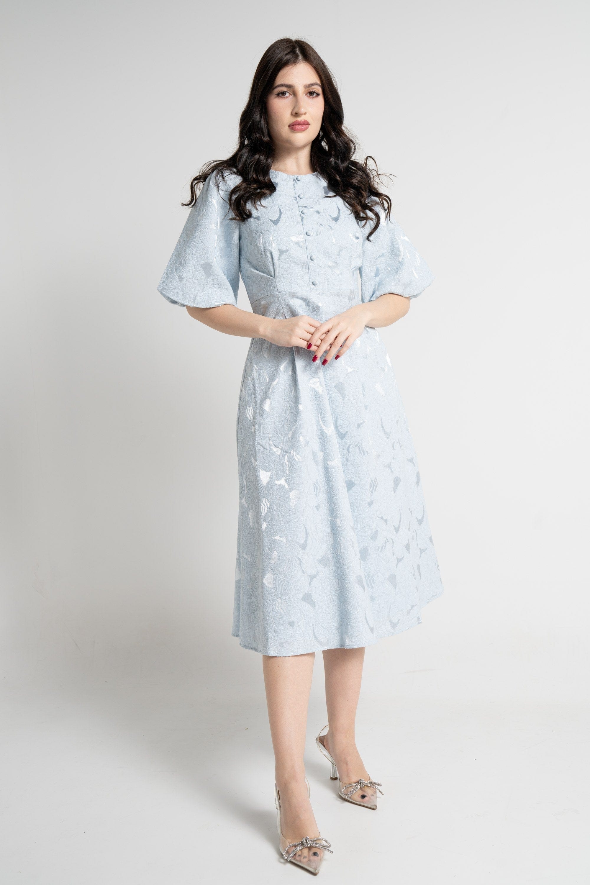 نتشي فستان ميدي كلاسيكي منقوش كم منفوش قصير