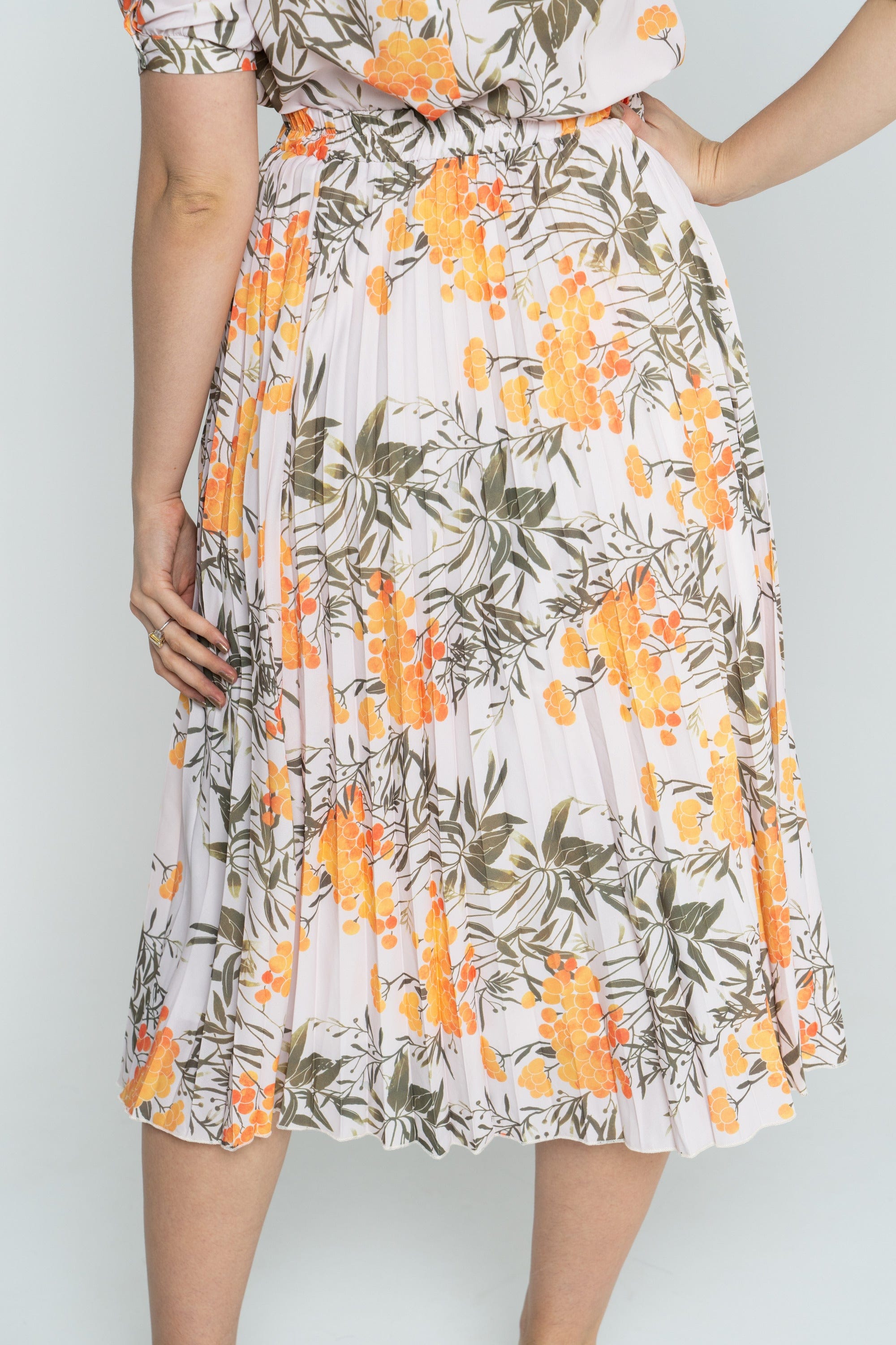 نتشي تنورة ميدي مشجرة