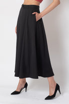 نتشي تنورة ميدي نسائية سادة بجيب جانبي أسود