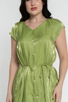 نتشي فستان ميدي بأكمام قصيرة بأزرار أمامية