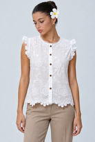 LIV0218AGI white garment detail on Maria