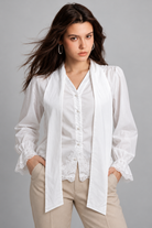 LIV0228AGI white blouse, garment detail on model Kamila