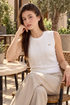 LIV0329AGI white lifestyle adult model photo