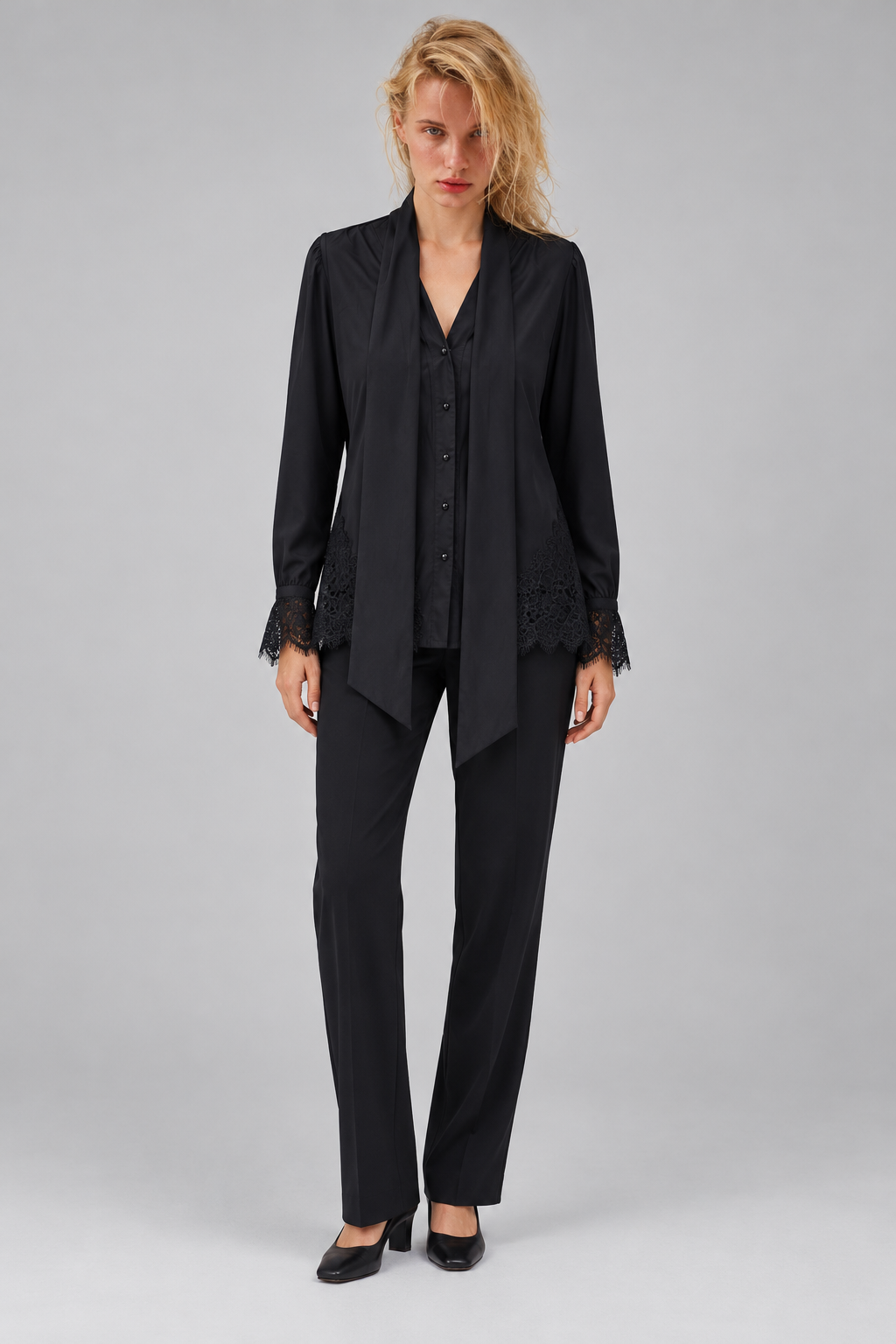 LIV0339 black shirt on model, full front