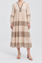 LV0777S262ZI beige garment front - model alice