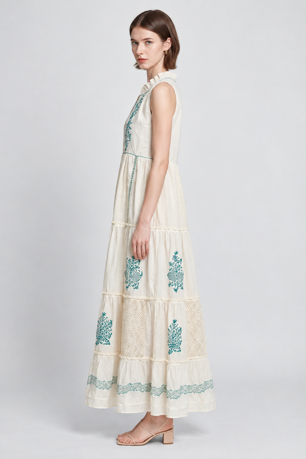LV0778S262ZI off_white side - model Maria