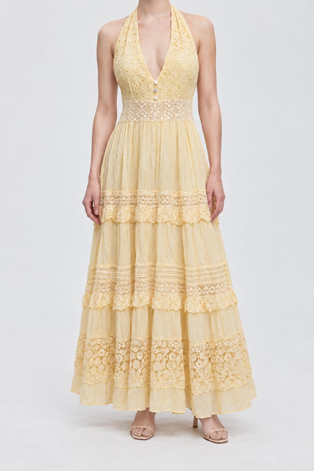 LV0779S262ZI cream garment front - model alice