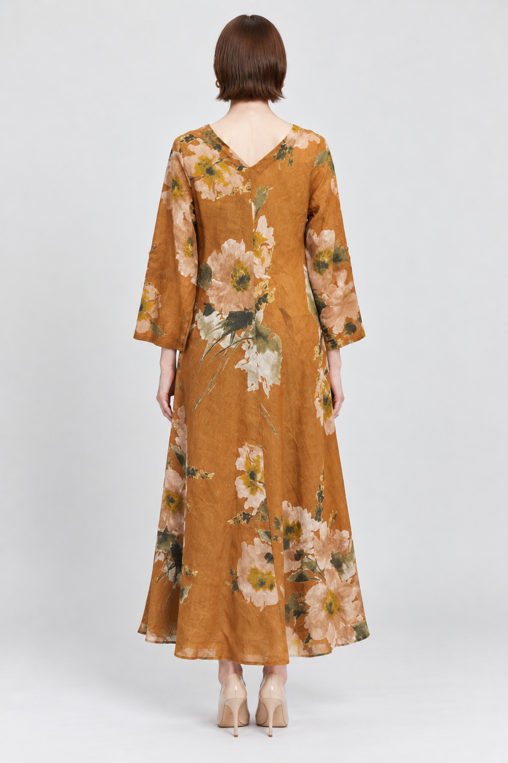 LV0898S262ZI brown floral maxi dress on Maria — back