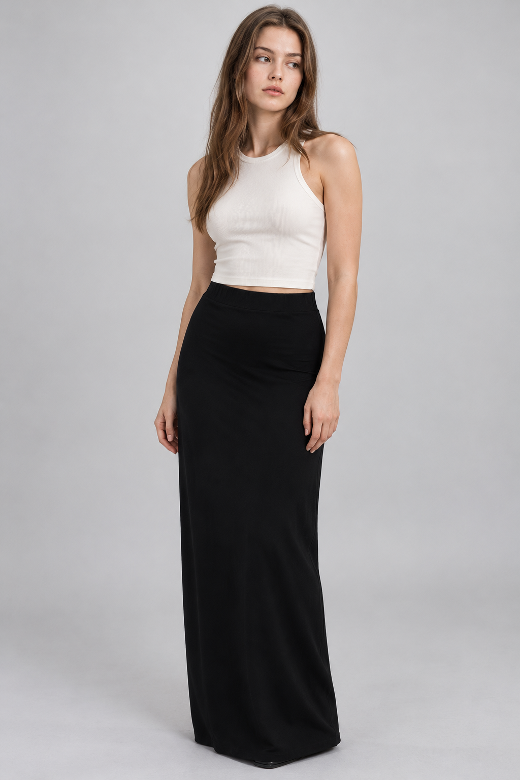 LV0989S262BK black maxi skirt garment detail on model Karolina