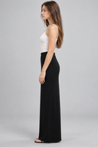 LV0989S262BK black maxi skirt side on model Karolina