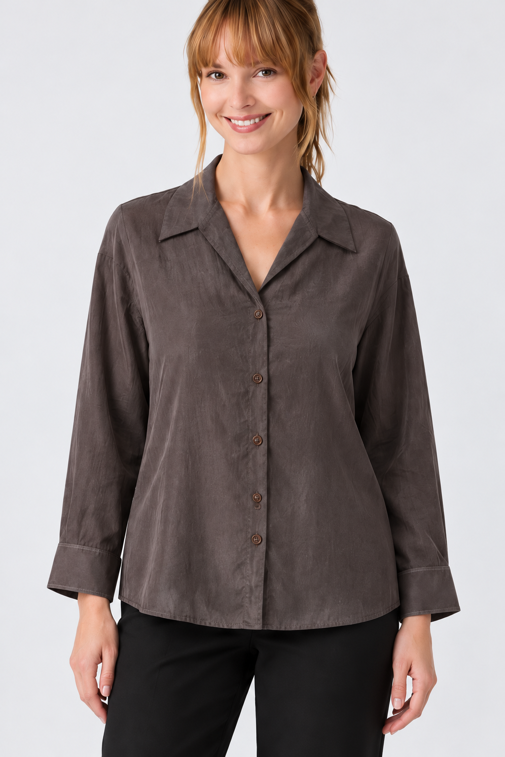 LV1110 brown shirt collar and buttons detail