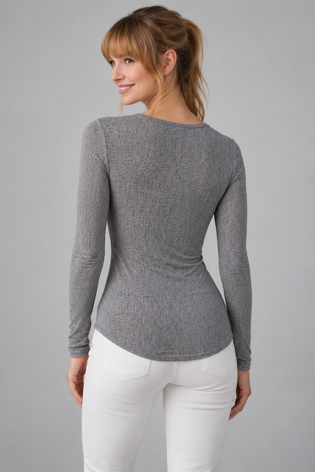 LV1112S263HL gray top back on model Alisa