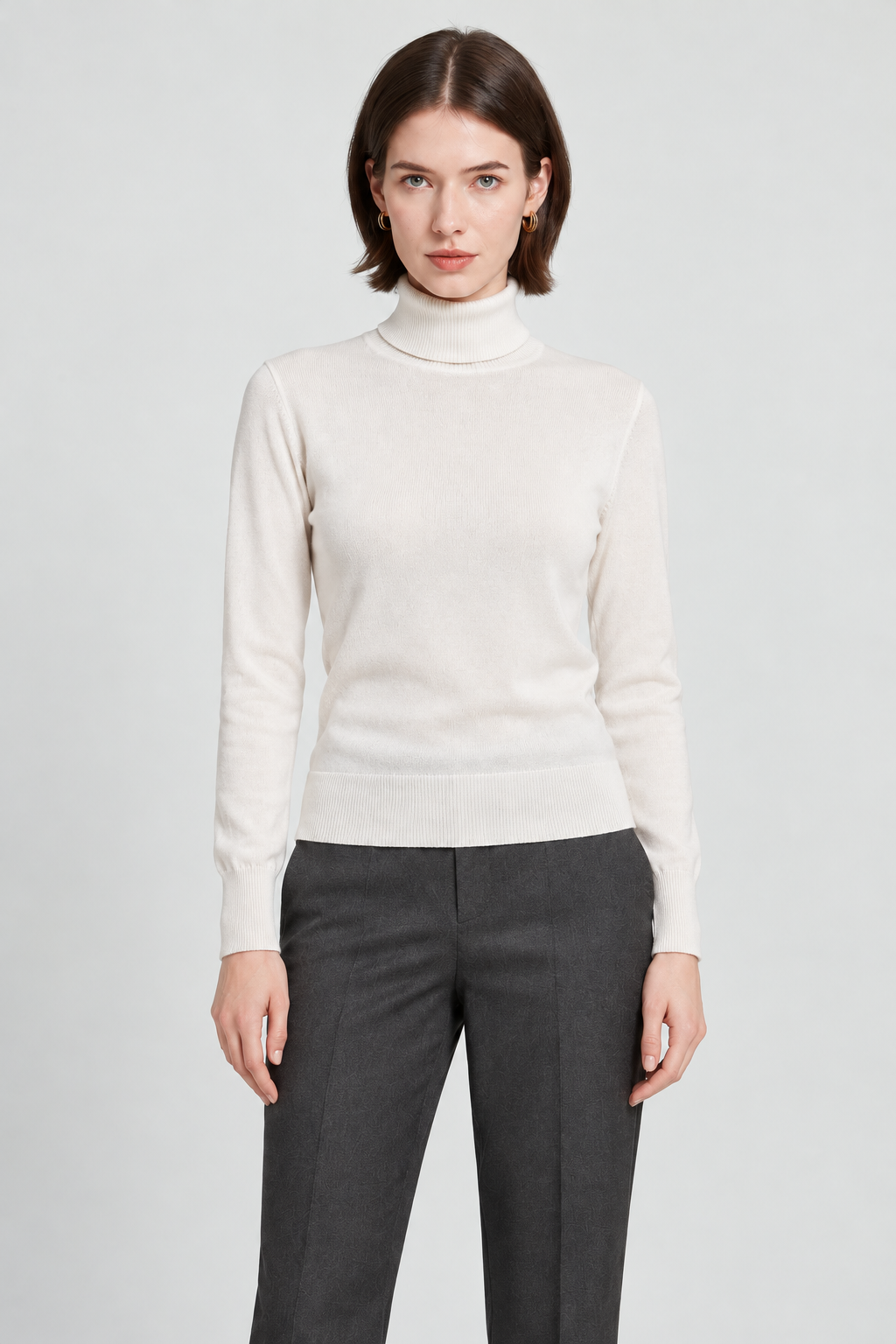 LV1221W264CDY off_white garment front - model Maria