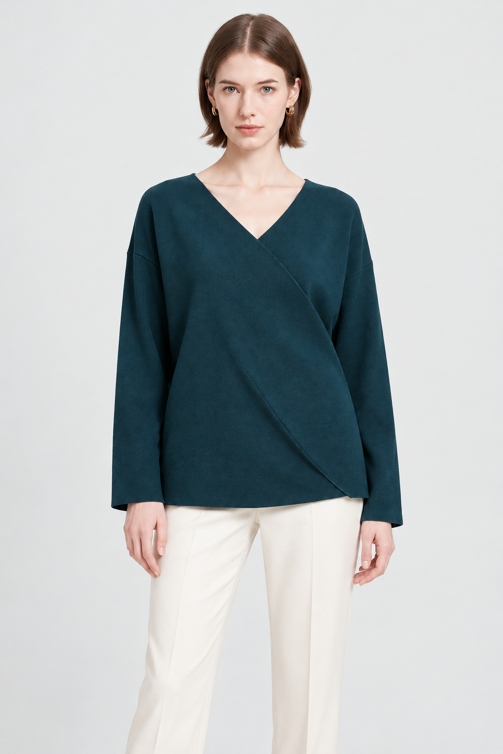 LV1261W264UQ green garment front - model Maria
