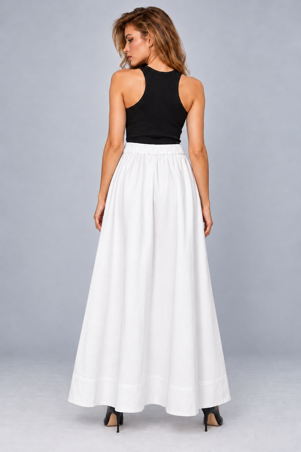 LV1324S263HZ white skirt on model, side view