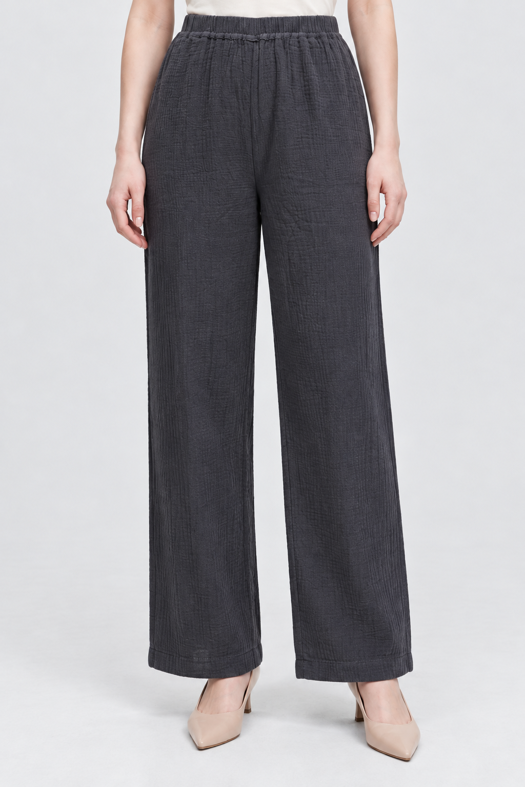 LV1335S263WN grey garment front - model Alice