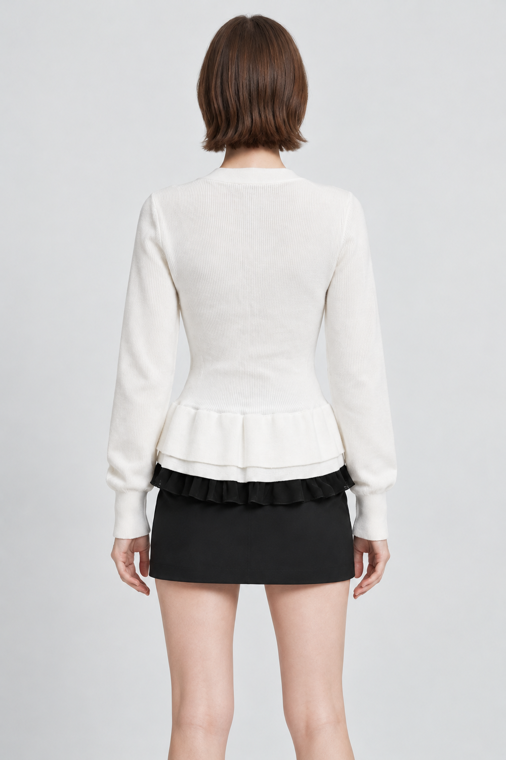 LV1353W264CZ off-white top on Maria, back
