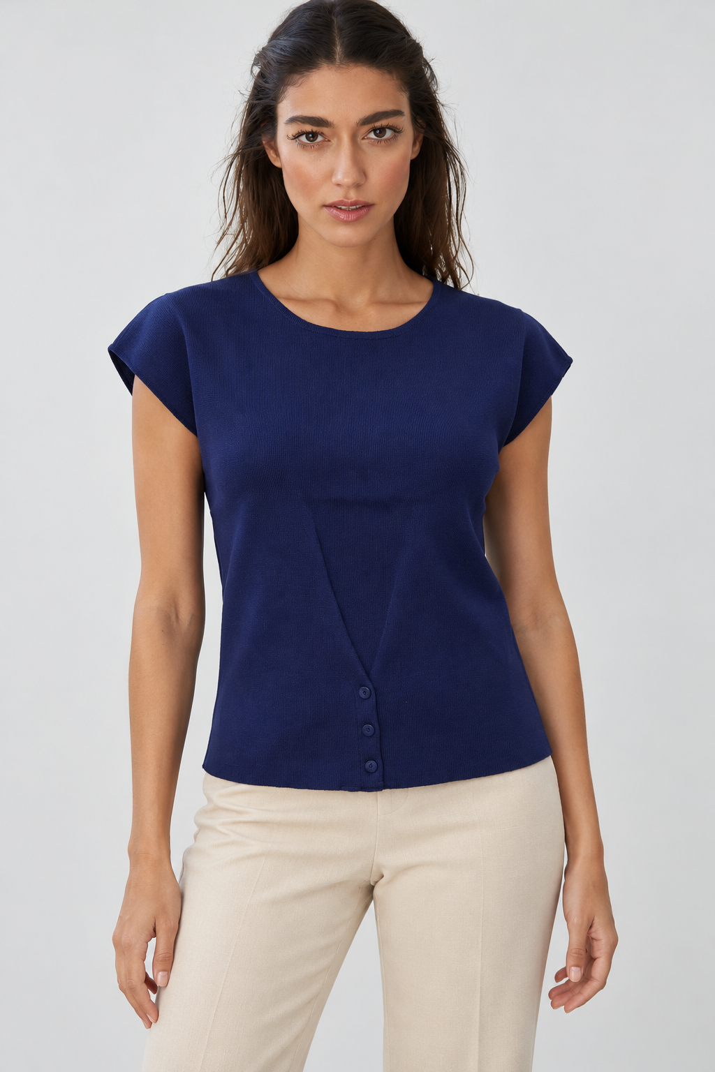 Mariana, blue top, garment-focused front