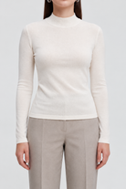 MA0763W264CDY off_white garment front - model Daria S