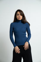 ميكا بلوفر برقبة سادة مخطط كم طويل نسائي