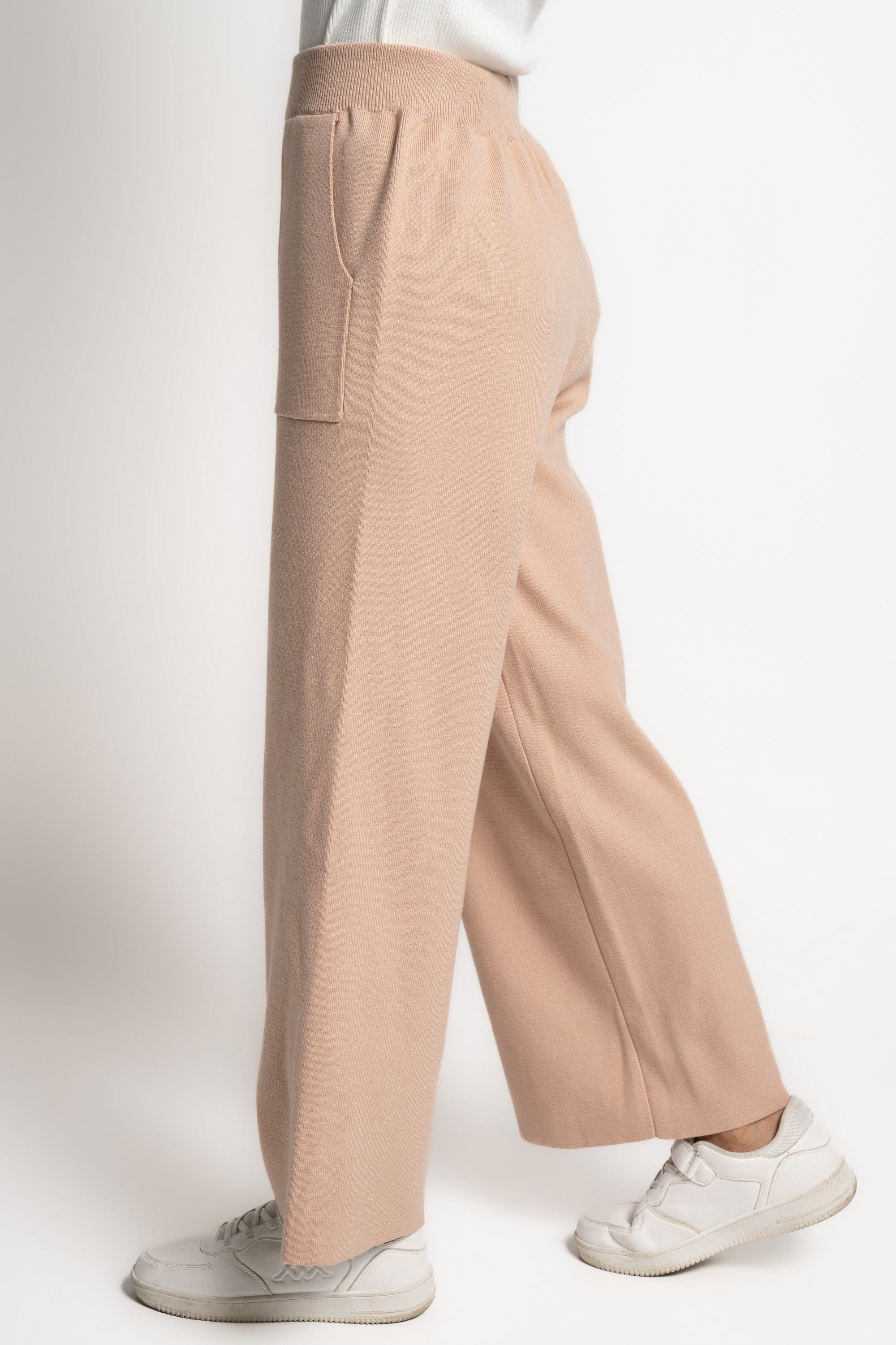 ميكا بنطلون واسع سادة بجيوب من الأمام