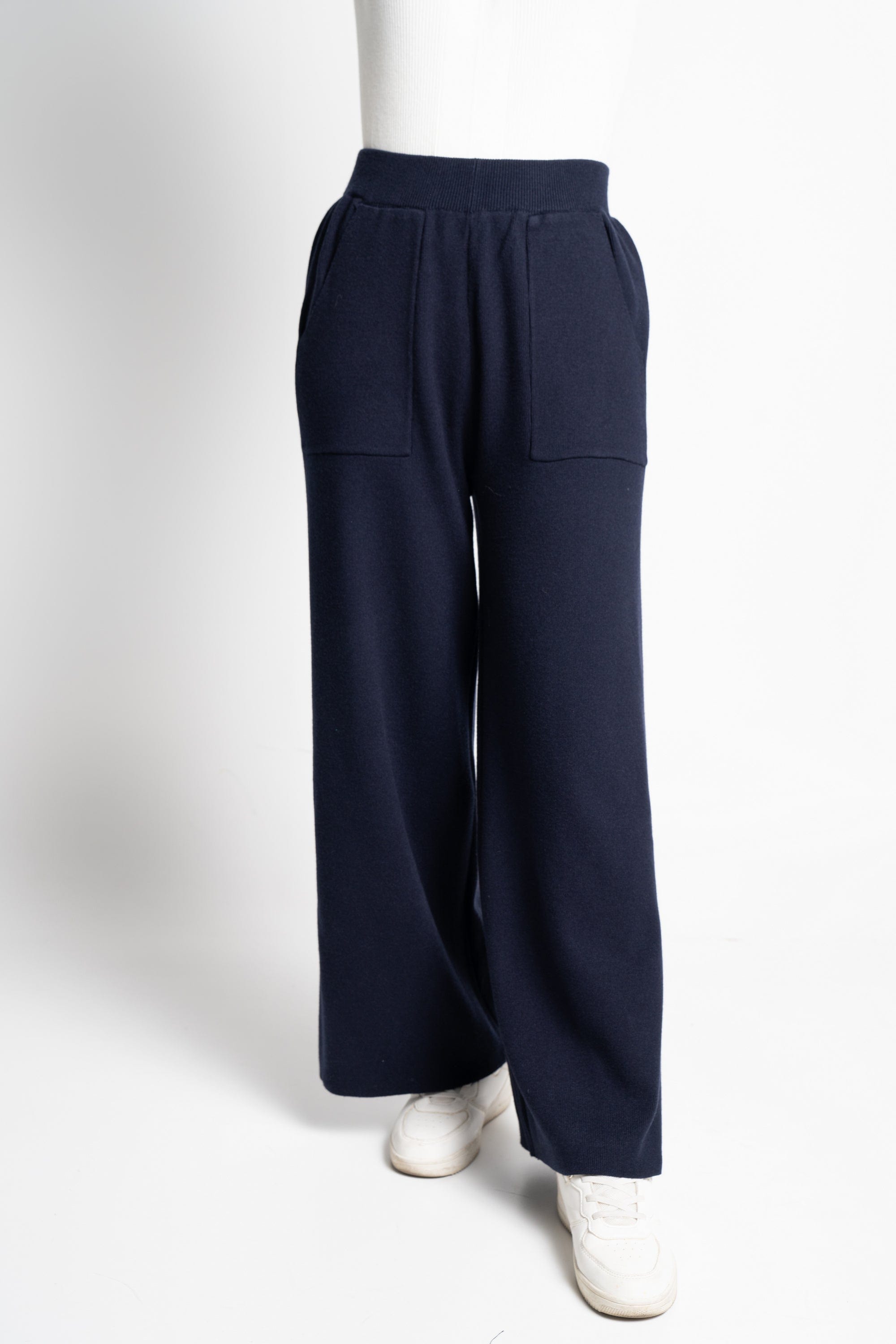 ميكا بنطلون واسع سادة بجيوب من الأمام