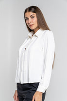 ميكا قميص أبيض مخطط سادة بأكمام طويلة