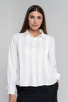 ميكا قميص أبيض مخطط سادة بأكمام طويلة