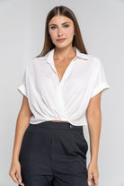 ميكا بلوزة سادة سوداء متداخلة قصيرة