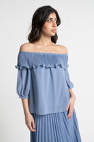 ميكا بلوزة سادة أوف شولدر مكشكشة 3/4 كم نسائي